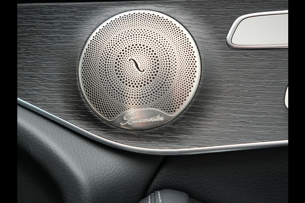 Mercedes-Benz GLC 300e 4MATIC Premium Plus PHEV 320pk Dealer O.H | Panodak | Adaptive Cruise | Sportstoelen Memory | Burmester | AMG Exterieur | Head Up | Camera | Keyless |