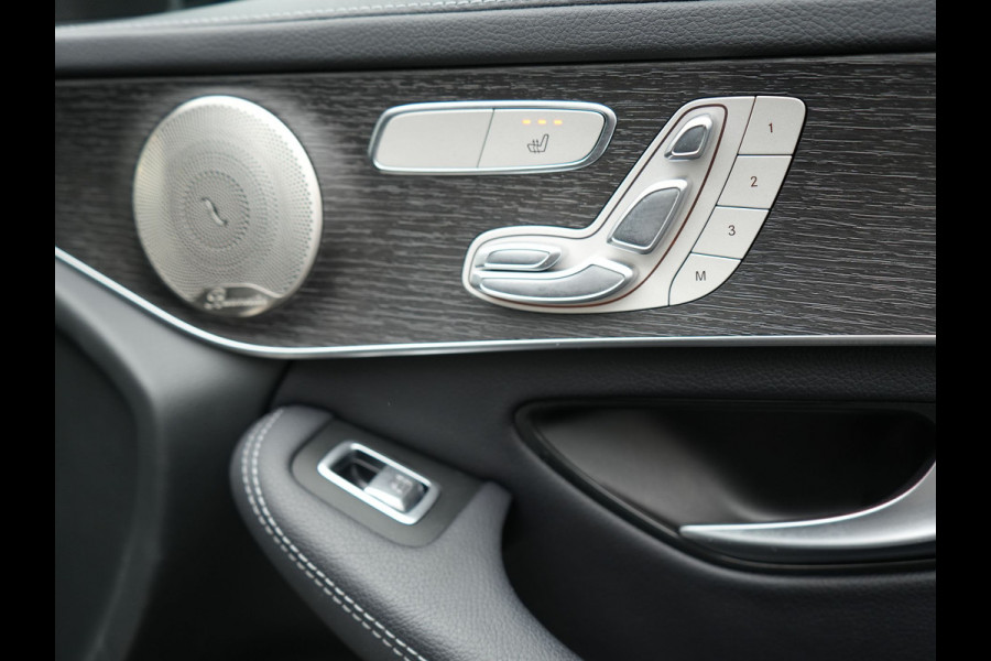 Mercedes-Benz GLC 300e 4MATIC Premium Plus PHEV 320pk Dealer O.H | Panodak | Adaptive Cruise | Sportstoelen Memory | Burmester | AMG Exterieur | Head Up | Camera | Keyless |