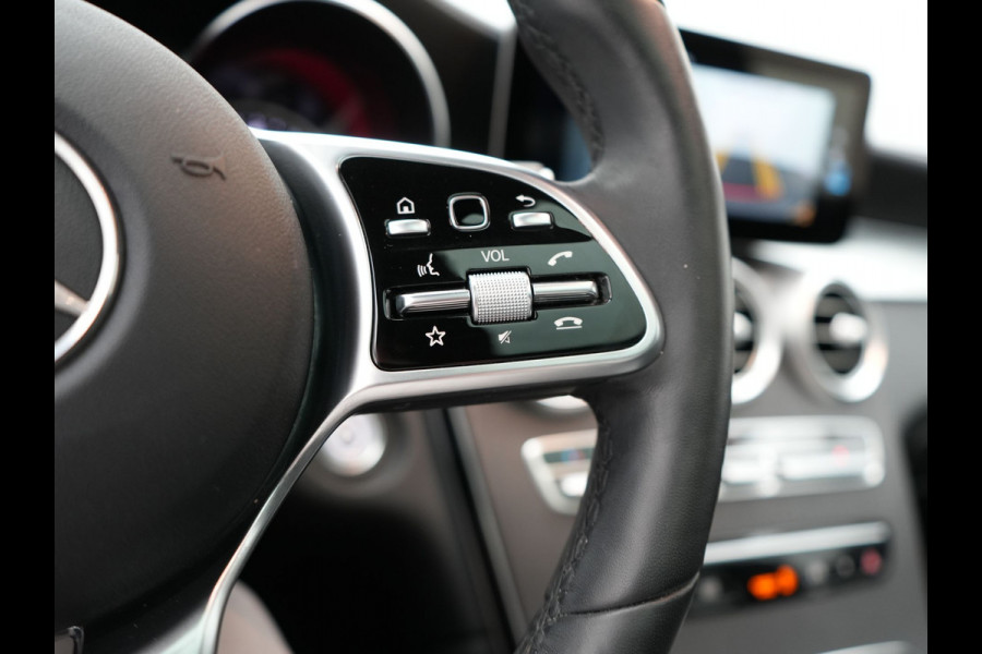 Mercedes-Benz GLC 300e 4MATIC Premium Plus PHEV 320pk Dealer O.H | Panodak | Adaptive Cruise | Sportstoelen Memory | Burmester | AMG Exterieur | Head Up | Camera | Keyless |