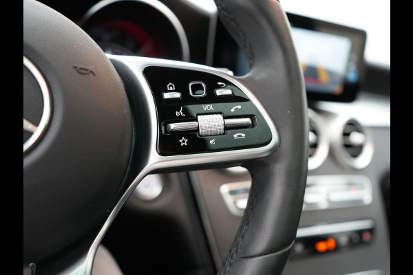 Mercedes-Benz GLC 300e 4MATIC Premium Plus PHEV 320pk Dealer O.H | Panodak | Adaptive Cruise | Sportstoelen Memory | Burmester | AMG Exterieur | Head Up | Camera | Keyless |