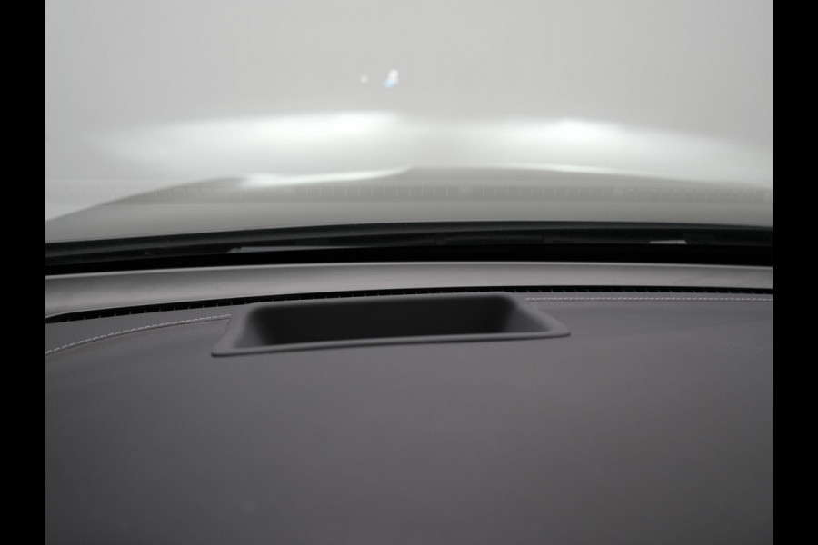 Mercedes-Benz GLC 300e 4MATIC Premium Plus PHEV 320pk Dealer O.H | Panodak | Adaptive Cruise | Sportstoelen Memory | Burmester | AMG Exterieur | Head Up | Camera | Keyless |