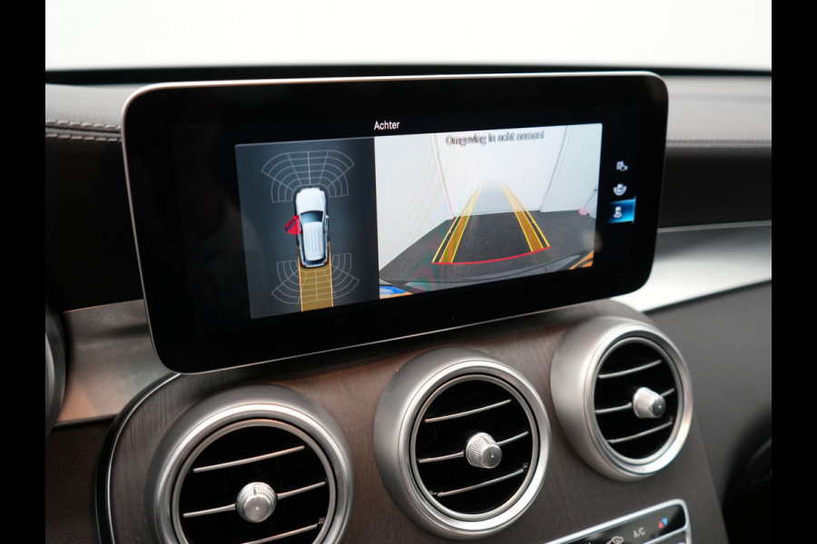 Mercedes-Benz GLC 300e 4MATIC Premium Plus PHEV 320pk Dealer O.H | Panodak | Adaptive Cruise | Sportstoelen Memory | Burmester | AMG Exterieur | Head Up | Camera | Keyless |