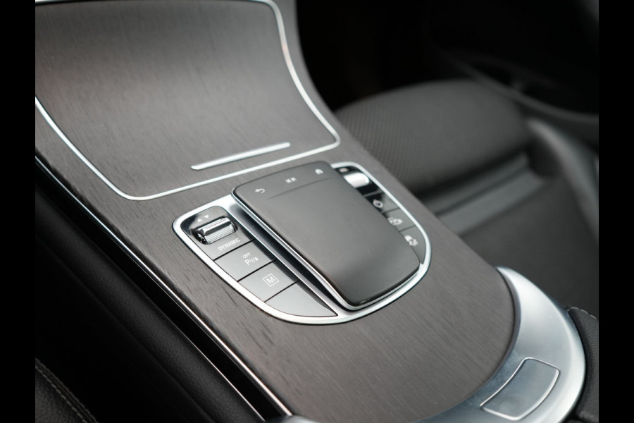 Mercedes-Benz GLC 300e 4MATIC Premium Plus PHEV 320pk Dealer O.H | Panodak | Adaptive Cruise | Sportstoelen Memory | Burmester | AMG Exterieur | Head Up | Camera | Keyless |