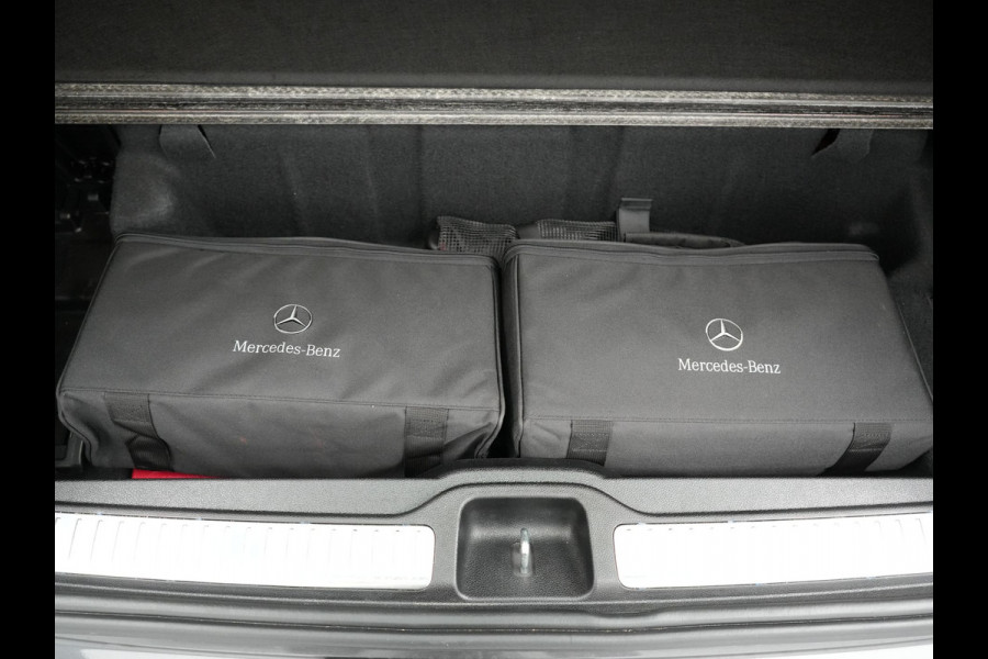 Mercedes-Benz GLC 300e 4MATIC Premium Plus PHEV 320pk Dealer O.H | Panodak | Adaptive Cruise | Sportstoelen Memory | Burmester | AMG Exterieur | Head Up | Camera | Keyless |