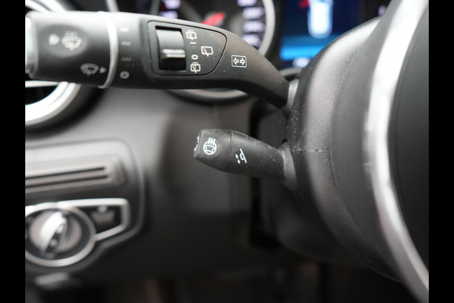 Mercedes-Benz GLC 300e 4MATIC Premium Plus PHEV 320pk Dealer O.H | Panodak | Adaptive Cruise | Sportstoelen Memory | Burmester | AMG Exterieur | Head Up | Camera | Keyless |