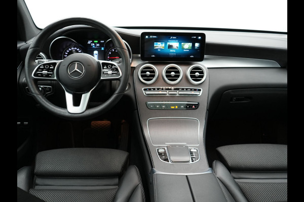 Mercedes-Benz GLC 300e 4MATIC Premium Plus PHEV 320pk Dealer O.H | Panodak | Adaptive Cruise | Sportstoelen Memory | Burmester | AMG Exterieur | Head Up | Camera | Keyless |