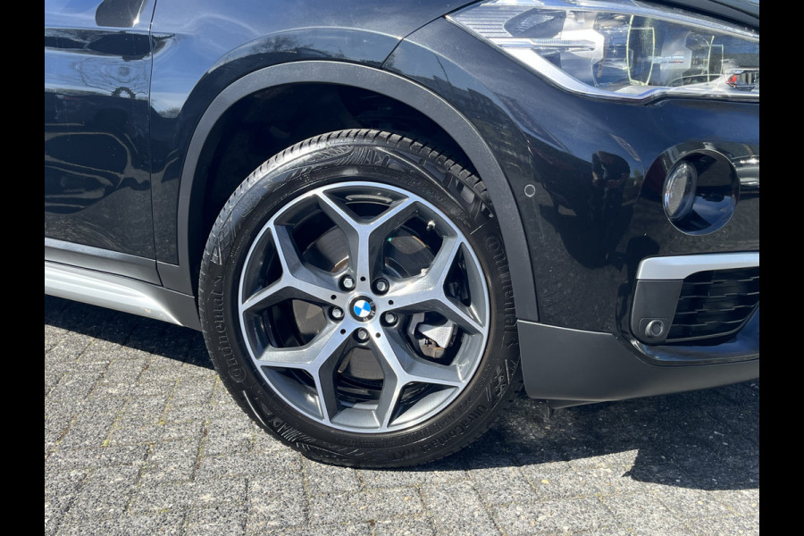 BMW X1 sDrive20i High Executive 192pk/141kW Automaat | Panodak | Afneembare trekhaak | Vol leder | Camera | Elektr. achterklep | Head-Up display | etc. etc.