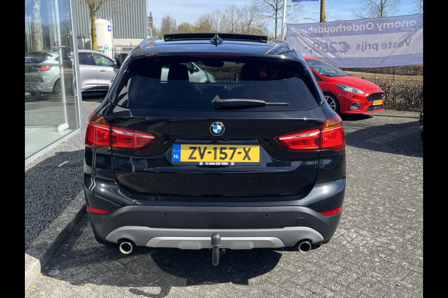 BMW X1 sDrive20i High Executive 192pk/141kW Automaat | Panodak | Afneembare trekhaak | Vol leder | Camera | Elektr. achterklep | Head-Up display | etc. etc.