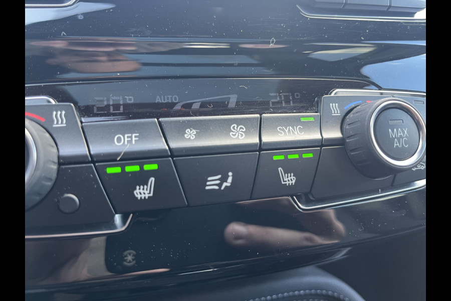 BMW X1 sDrive20i High Executive 192pk/141kW Automaat | Panodak | Afneembare trekhaak | Vol leder | Camera | Elektr. achterklep | Head-Up display | etc. etc.