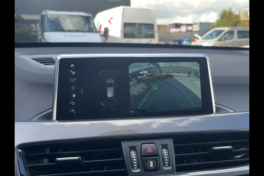BMW X1 sDrive20i High Executive 192pk/141kW Automaat | Panodak | Afneembare trekhaak | Vol leder | Camera | Elektr. achterklep | Head-Up display | etc. etc.