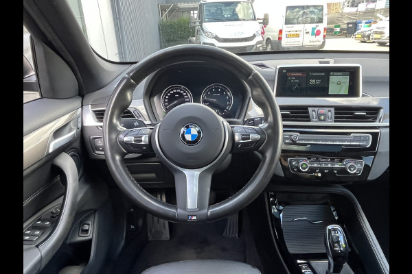 BMW X1 sDrive20i High Executive 192pk/141kW Automaat | Panodak | Afneembare trekhaak | Vol leder | Camera | Elektr. achterklep | Head-Up display | etc. etc.