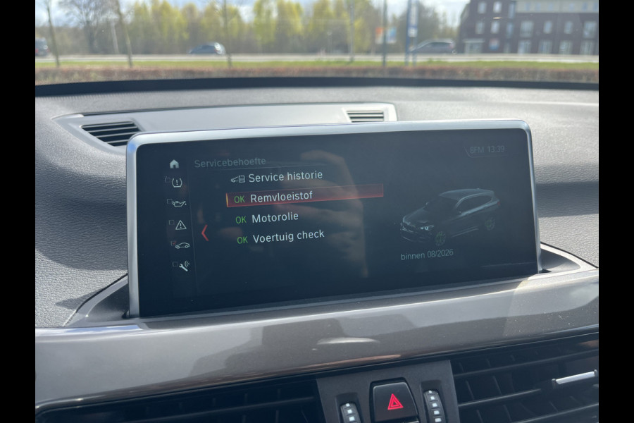 BMW X1 sDrive20i High Executive 192pk/141kW Automaat | Panodak | Afneembare trekhaak | Vol leder | Camera | Elektr. achterklep | Head-Up display | etc. etc.