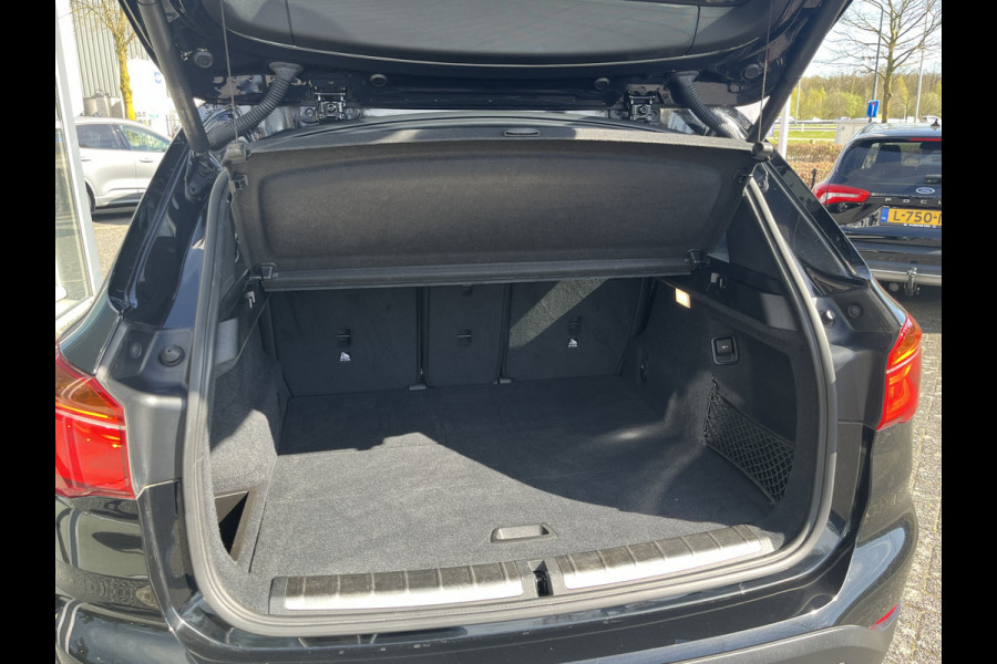 BMW X1 sDrive20i High Executive 192pk/141kW Automaat | Panodak | Afneembare trekhaak | Vol leder | Camera | Elektr. achterklep | Head-Up display | etc. etc.