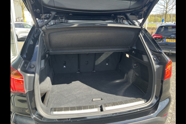BMW X1 sDrive20i High Executive 192pk/141kW Automaat | Panodak | Afneembare trekhaak | Vol leder | Camera | Elektr. achterklep | Head-Up display | etc. etc.