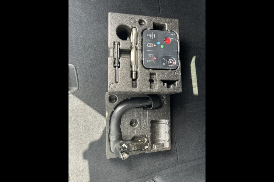 BMW X1 sDrive20i High Executive 192pk/141kW Automaat | Panodak | Afneembare trekhaak | Vol leder | Camera | Elektr. achterklep | Head-Up display | etc. etc.