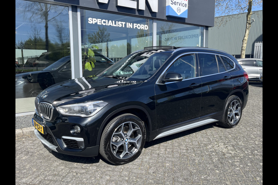 BMW X1 sDrive20i High Executive 192pk/141kW Automaat | Panodak | Afneembare trekhaak | Vol leder | Camera | Elektr. achterklep | Head-Up display | etc. etc.