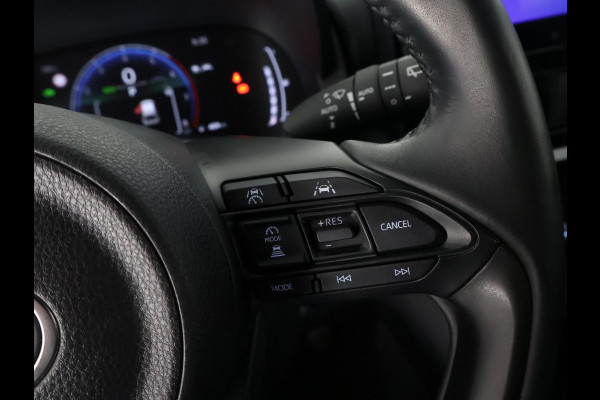 Toyota Yaris Cross 1.5 HYBRID DYNAMIC GARANTIE TOT 2035! . STUUR & STOELVERWARMING . ACHTERUITRIJ CAMERA