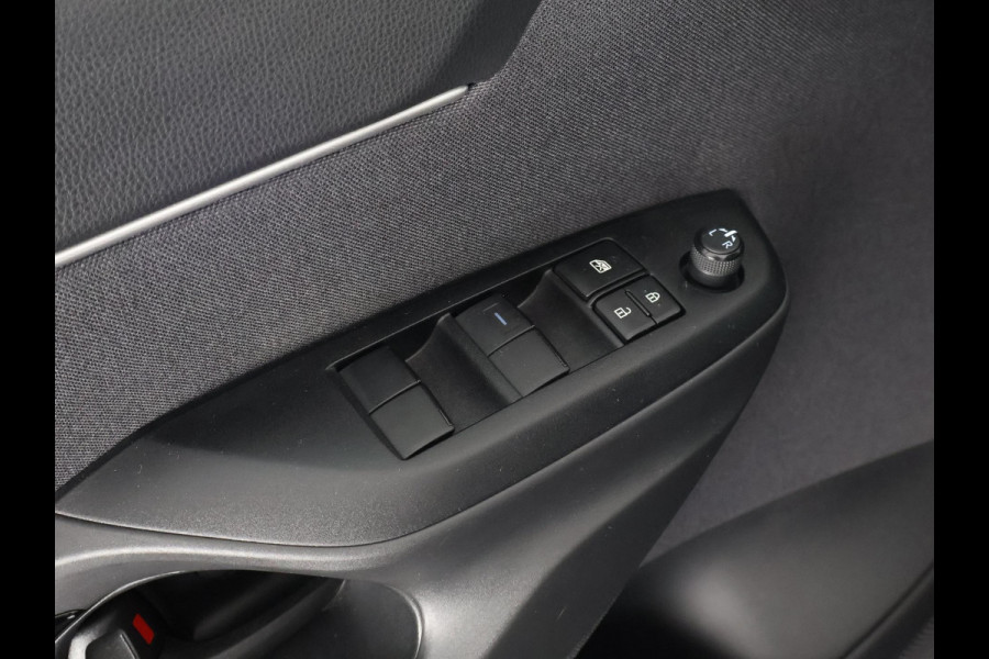 Toyota Yaris Cross 1.5 HYBRID DYNAMIC GARANTIE TOT 2035! . STUUR & STOELVERWARMING . ACHTERUITRIJ CAMERA