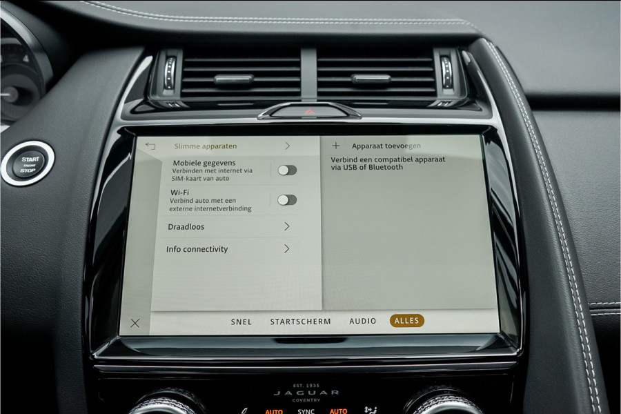 Jaguar E-Pace 1.5 P300e AWD R-Dynamic Pano CarPlay Leer