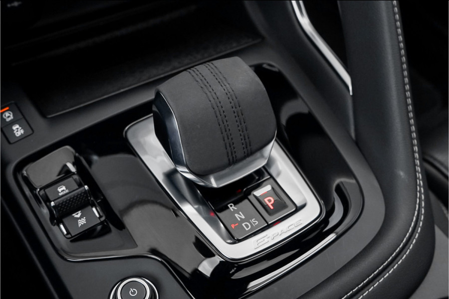 Jaguar E-Pace 1.5 P300e AWD R-Dynamic Pano CarPlay Leer
