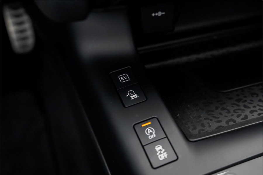 Jaguar E-Pace 1.5 P300e AWD R-Dynamic Pano CarPlay Leer