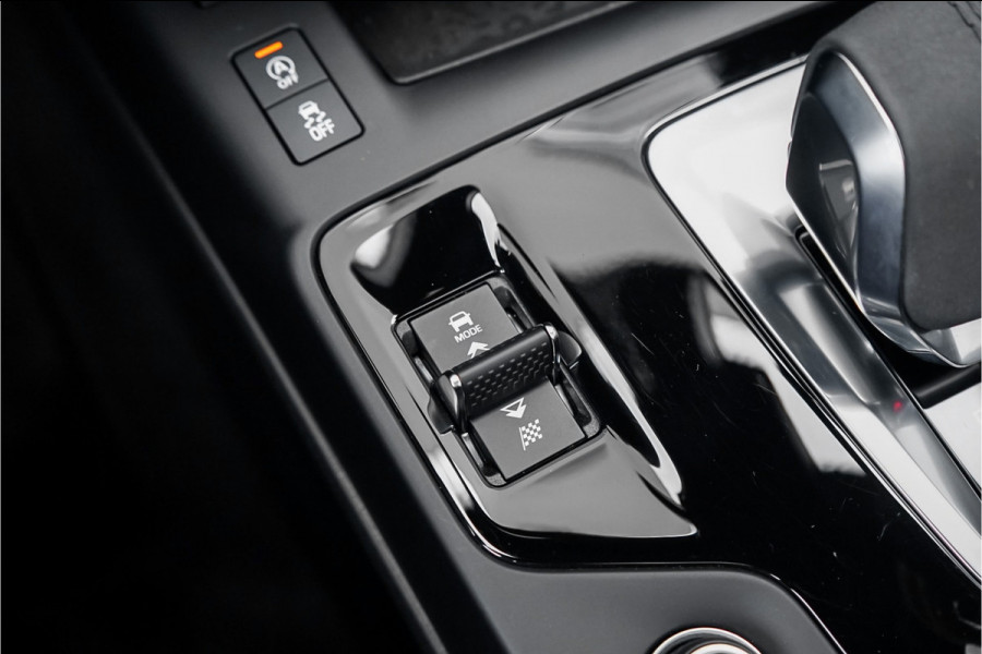 Jaguar E-Pace 1.5 P300e AWD R-Dynamic Pano CarPlay Leer