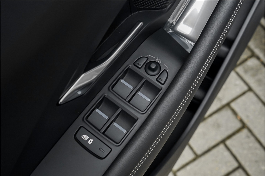 Jaguar E-Pace 1.5 P300e AWD R-Dynamic Pano CarPlay Leer