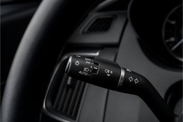 Jaguar E-Pace 1.5 P300e AWD R-Dynamic Pano CarPlay Leer