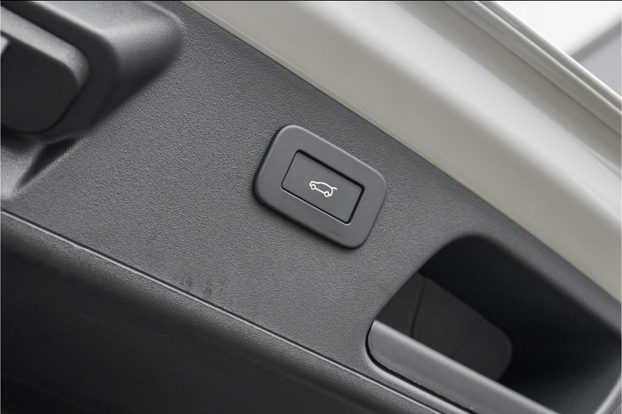 Jaguar E-Pace 1.5 P300e AWD R-Dynamic Pano CarPlay Leer