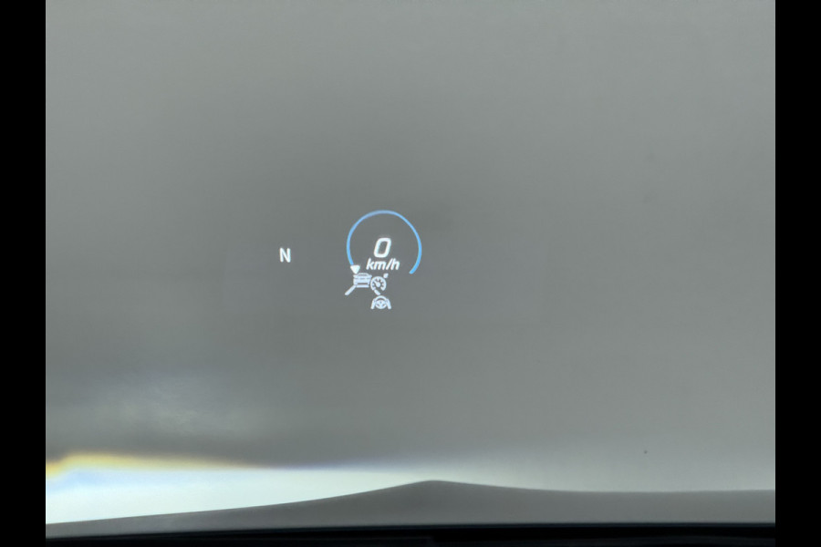 Mercedes-Benz GLA 250e AMG // Trekhaak // Distronic // Headup Display // Memory // 360 Camera // Panoramadak // Leder // 20" LM // Sfeerverlichtin