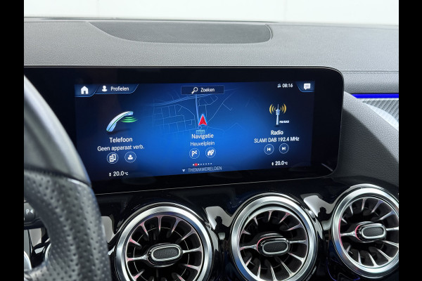 Mercedes-Benz GLA 250e AMG // Trekhaak // Distronic // Headup Display // Memory // 360 Camera // Panoramadak // Leder // 20" LM // Sfeerverlichtin