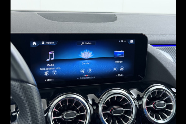 Mercedes-Benz GLA 250e AMG // Trekhaak // Distronic // Headup Display // Memory // 360 Camera // Panoramadak // Leder // 20" LM // Sfeerverlichtin