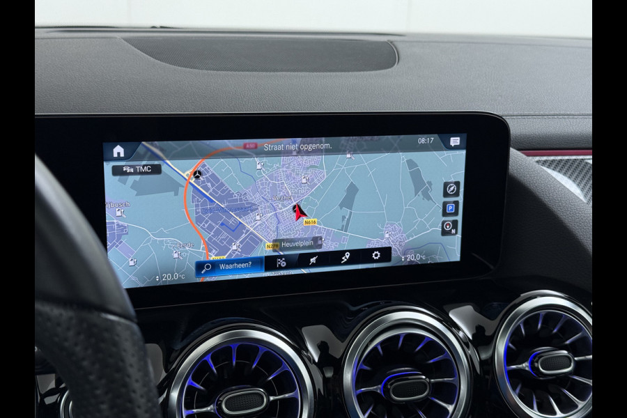 Mercedes-Benz GLA 250e AMG // Trekhaak // Distronic // Headup Display // Memory // 360 Camera // Panoramadak // Leder // 20" LM // Sfeerverlichtin