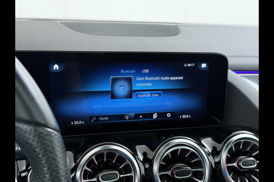 Mercedes-Benz GLA 250e AMG // Trekhaak // Distronic // Headup Display // Memory // 360 Camera // Panoramadak // Leder // 20" LM // Sfeerverlichtin