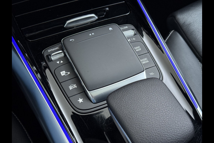 Mercedes-Benz GLA 250e AMG // Trekhaak // Distronic // Headup Display // Memory // 360 Camera // Panoramadak // Leder // 20" LM // Sfeerverlichtin