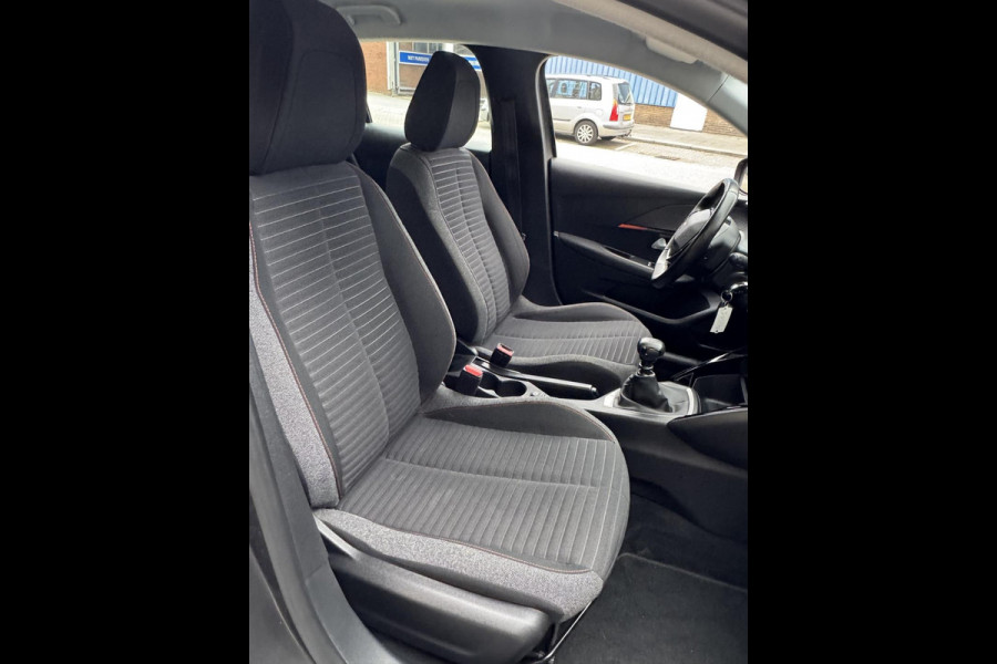 Peugeot 208 1.2 PureTech Pack - Navigatie / Apple CarPlay I Airco I LED I PDC I Sport velgen I Dealer onderhouden