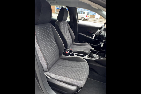 Peugeot 208 1.2 PureTech Pack - Navigatie / Apple CarPlay I Airco I LED I PDC I Sport velgen I Dealer onderhouden
