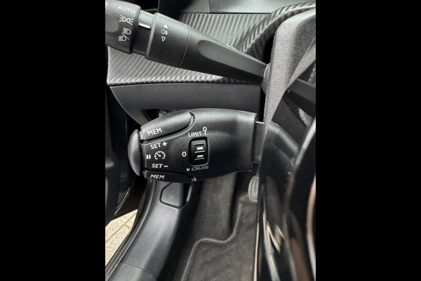 Peugeot 208 1.2 PureTech Pack - Navigatie / Apple CarPlay I Airco I LED I PDC I Sport velgen I Dealer onderhouden