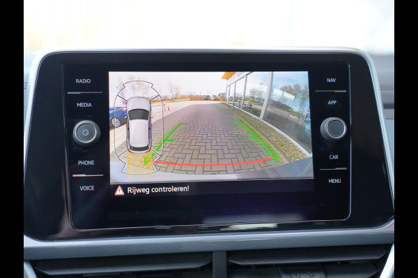 Volkswagen T-Roc 1.0 TSI Style | Trekhaak | Camera | Navigatie |