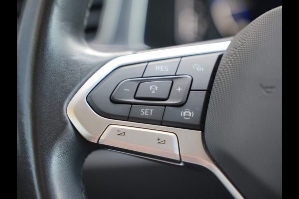 Volkswagen T-Roc 1.0 TSI Style | Trekhaak | Camera | Navigatie |