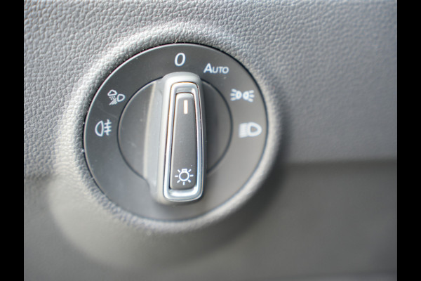 Volkswagen T-Roc 1.0 TSI Style | Trekhaak | Camera | Navigatie |