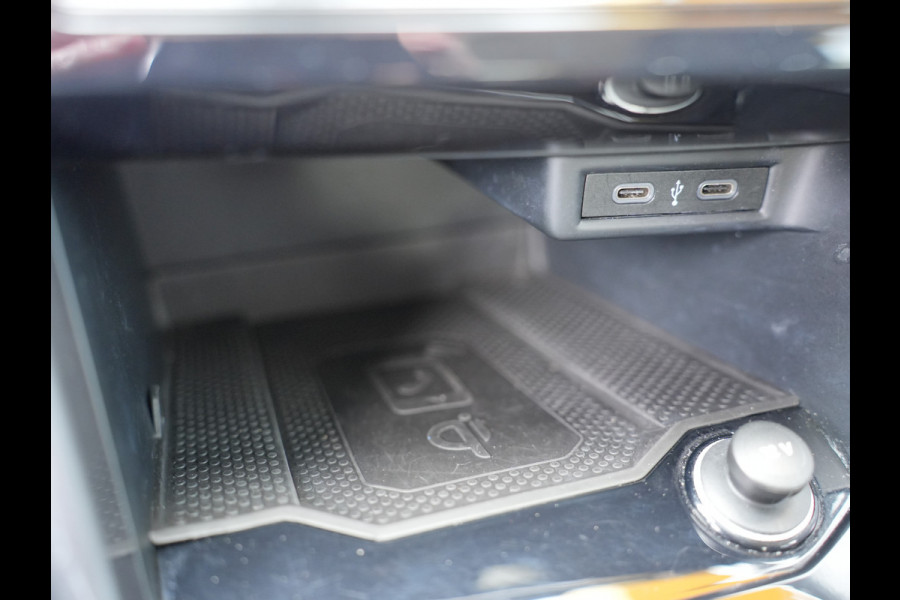 Volkswagen T-Roc 1.0 TSI Style | Trekhaak | Camera | Navigatie |