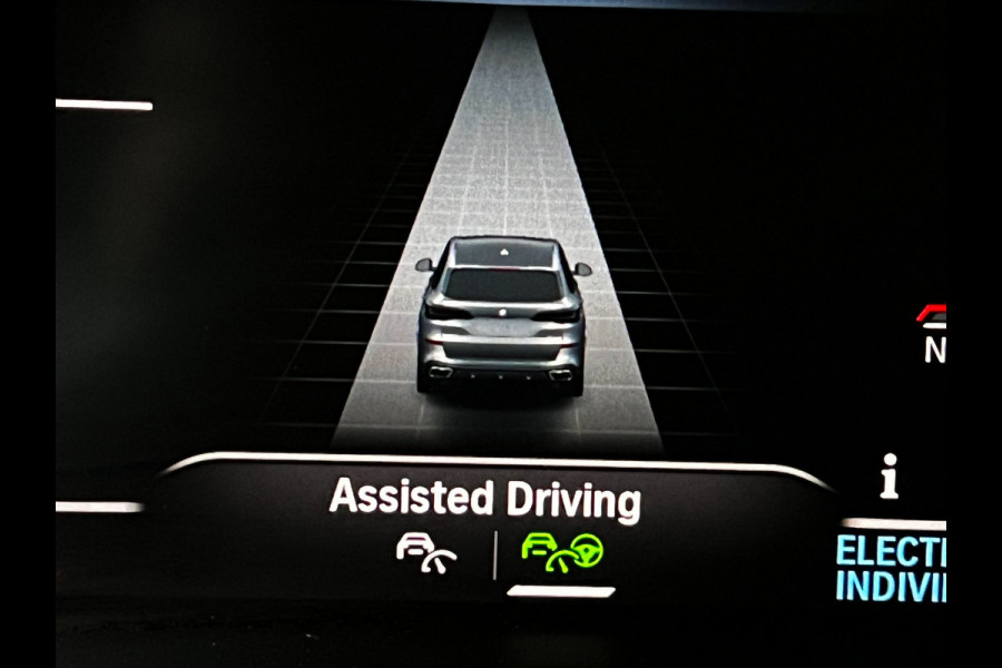 BMW X5 XDrive45e High Executive M-pakket_3d camera_Drive assist