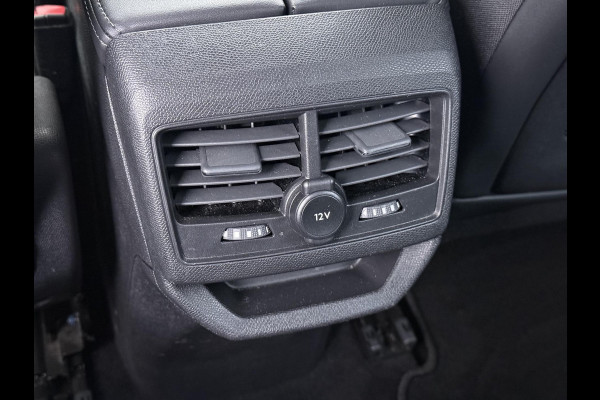 Peugeot 3008 1.6 HYbrid 225 Allure Pack Business VAN €25.900,- NU VOOR SLECHTS €22.877,- Uw LENTEVOORDEEL €3.023,- |PHEV PLUG-IN HYBRIDE | RIJKLAAR! | ONDERHOUD GEHAD BIJ BINNENKOMST | DODEHOEKSENSOR | ACHTERUITRIJCAMERA | STANDKACHEL | INCL. 12 MND BOVAG GARANTIE