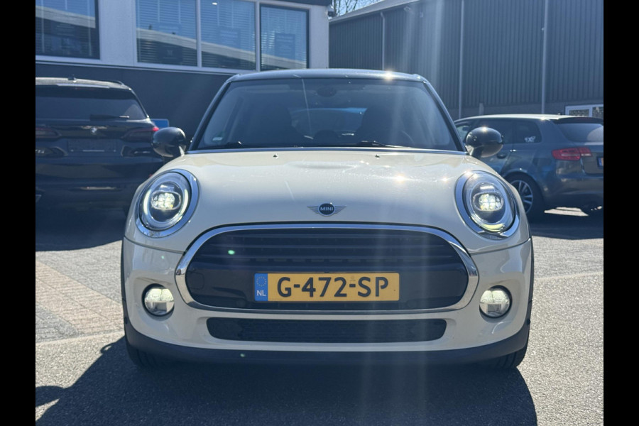 MINI Mini 1.5 Cooper Pepper VAN: 19.400,- VOOR: 17.877,- UW LENTEVOORDEEL: 1.523,- euro SUPER COMPLEET|LED|  STOELVERWARMING| APPLE CARPLAY| PARKEERSENSOREN VOOR + ACHTER| NET ONDERHOUD GEHAD, RIJKLAAR INCL. 12 MND BOVAG GARANTIE|