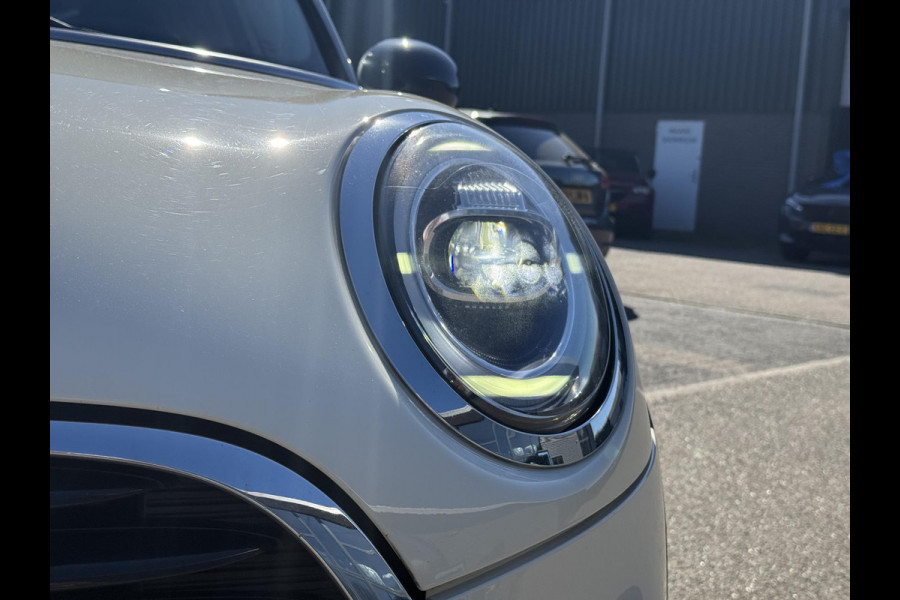 MINI Mini 1.5 Cooper Pepper VAN: 19.400,- VOOR: 17.877,- UW LENTEVOORDEEL: 1.523,- euro SUPER COMPLEET|LED|  STOELVERWARMING| APPLE CARPLAY| PARKEERSENSOREN VOOR + ACHTER| NET ONDERHOUD GEHAD, RIJKLAAR INCL. 12 MND BOVAG GARANTIE|