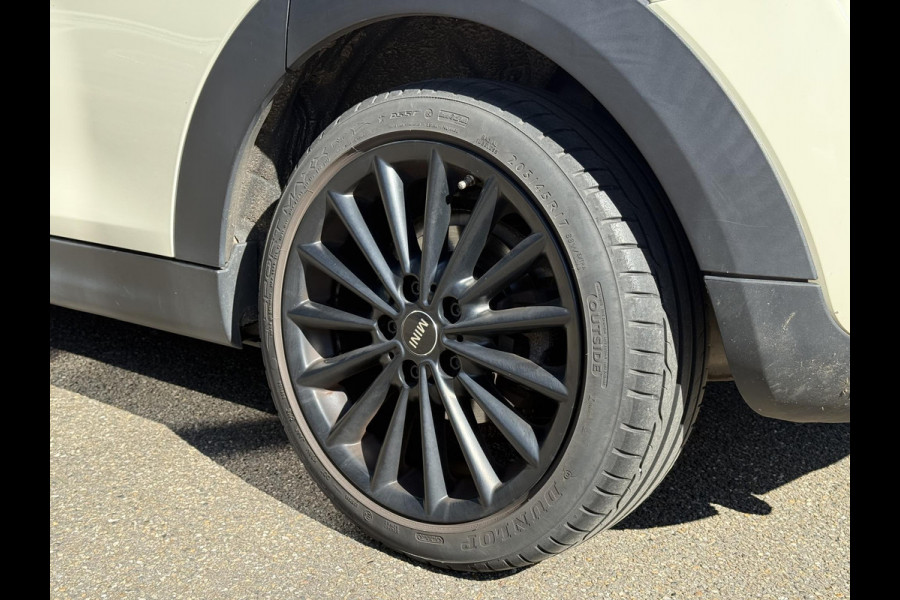 MINI Mini 1.5 Cooper Pepper VAN: 19.400,- VOOR: 17.877,- UW LENTEVOORDEEL: 1.523,- euro SUPER COMPLEET|LED|  STOELVERWARMING| APPLE CARPLAY| PARKEERSENSOREN VOOR + ACHTER| NET ONDERHOUD GEHAD, RIJKLAAR INCL. 12 MND BOVAG GARANTIE|