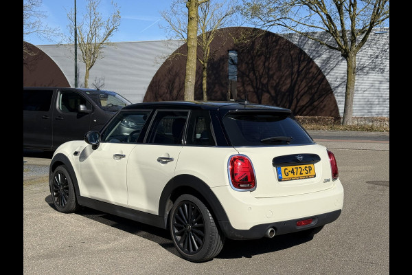 MINI Mini 1.5 Cooper Pepper VAN: 19.400,- VOOR: 17.877,- UW LENTEVOORDEEL: 1.523,- euro SUPER COMPLEET|LED|  STOELVERWARMING| APPLE CARPLAY| PARKEERSENSOREN VOOR + ACHTER| NET ONDERHOUD GEHAD, RIJKLAAR INCL. 12 MND BOVAG GARANTIE|