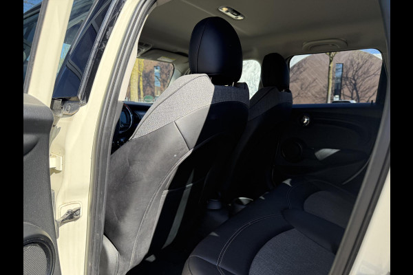 MINI Mini 1.5 Cooper Pepper VAN: 19.400,- VOOR: 17.877,- UW LENTEVOORDEEL: 1.523,- euro SUPER COMPLEET|LED|  STOELVERWARMING| APPLE CARPLAY| PARKEERSENSOREN VOOR + ACHTER| NET ONDERHOUD GEHAD, RIJKLAAR INCL. 12 MND BOVAG GARANTIE|