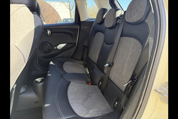 MINI Mini 1.5 Cooper Pepper VAN: 19.400,- VOOR: 17.877,- UW LENTEVOORDEEL: 1.523,- euro SUPER COMPLEET|LED|  STOELVERWARMING| APPLE CARPLAY| PARKEERSENSOREN VOOR + ACHTER| NET ONDERHOUD GEHAD, RIJKLAAR INCL. 12 MND BOVAG GARANTIE|